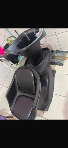 Lavatório de salão usado
