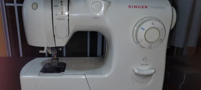 MÁQUINA DE COSTURA SINGER 4205