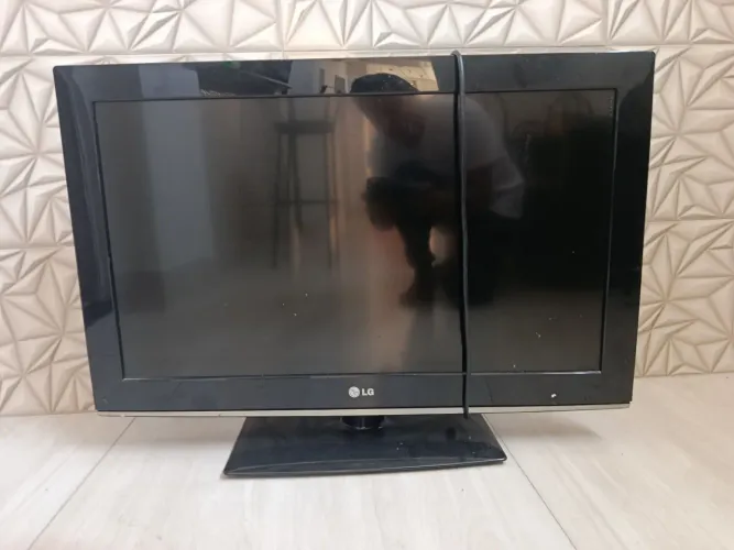 Vendo tv 32 polegadas LG LCD 