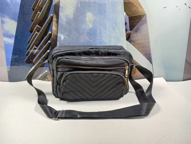 Bolsa de Ombro com 6 Bolsos - Ótimo Estado