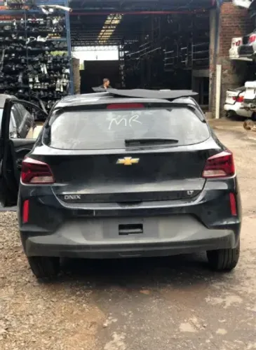 Sucata Onix Hatch plus 2024 retirada de peças
