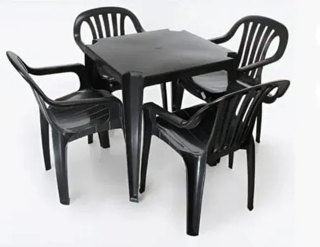 Vendo Conjunto de mesa com 4 cadeiras