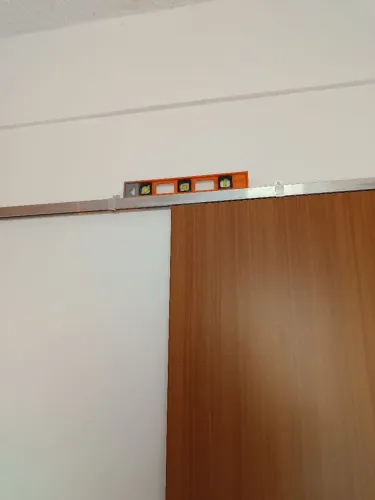 Instalação de porta de correr 