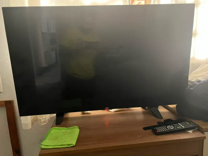 Vendo TV AOC em ótimo estado