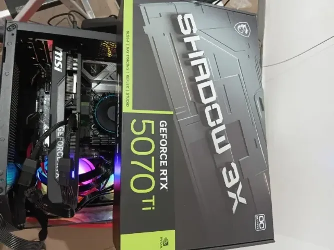 Placa de Vídeo MSI GeForce RTX 5070 Ti Shadow 3X OC 16GB