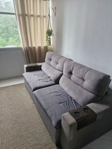 Vendo Sofá Retrátil com encosto reclináveis 2,50