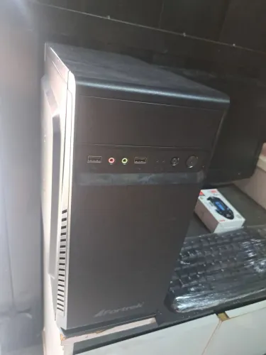 Cpu i5 8gb ssd 120 ÷ monitor teclado mauser 