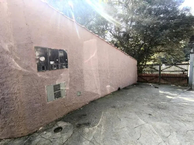 ? Chácara à Venda - 3.000 m² de Área ?