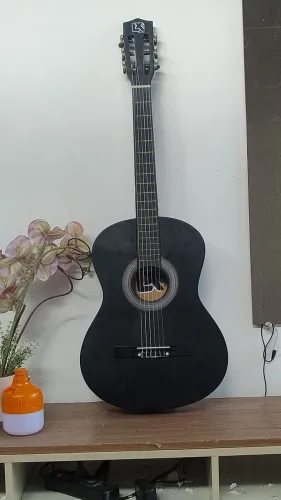 Violão semi novo 