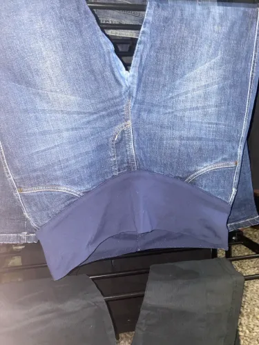 Calça jeans de grávida
