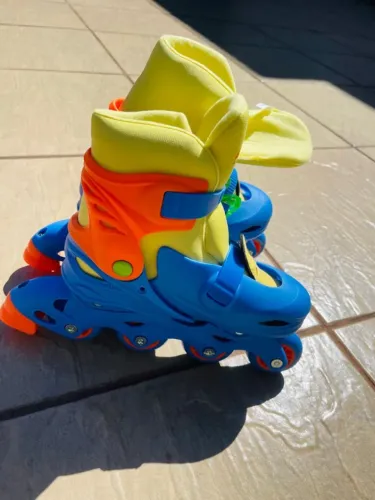 PATINS AJUSTÁVEIS TAMANHO 34 AO 37 - SEMI-NOVO