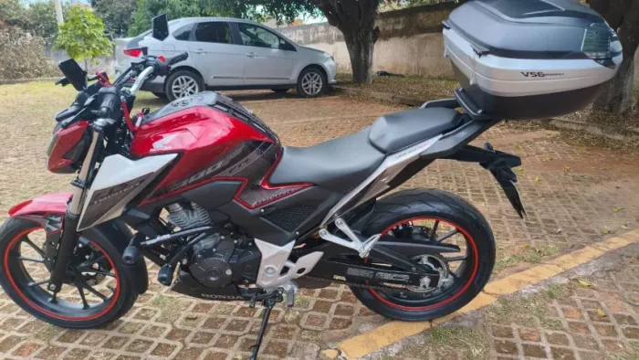 Moto Honda CB 300 F Twister ABS Vermelha
