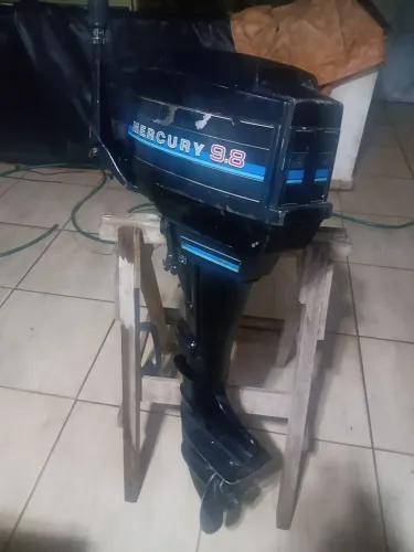 Motor de popa Mercury 9.8hp 1982