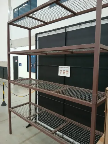 Prateleira Metálica Industrial para Estoque e Galpão