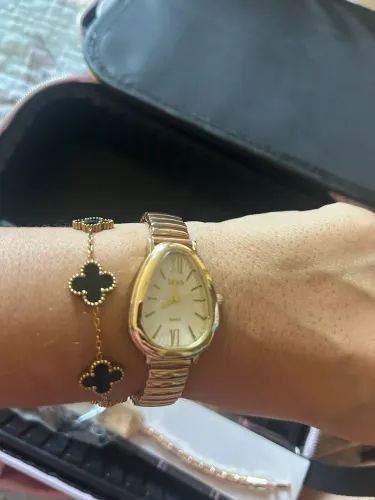 Relógio Feminino Dourado Pulseira de Aço Flexível - Elegante e Sofisticado