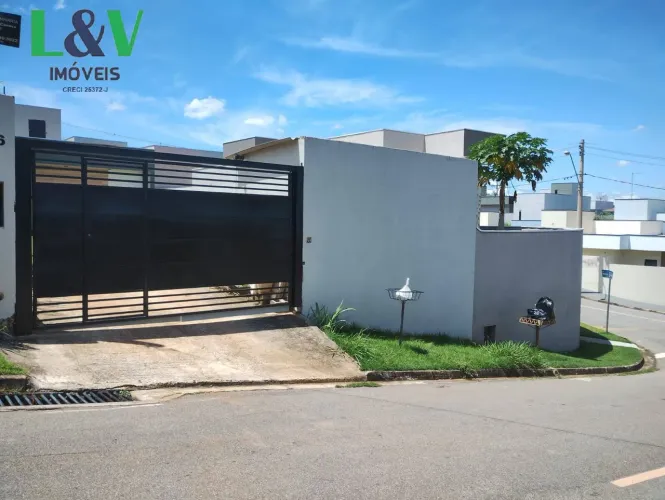 Casa localizada no residencial Capivari em Louveira