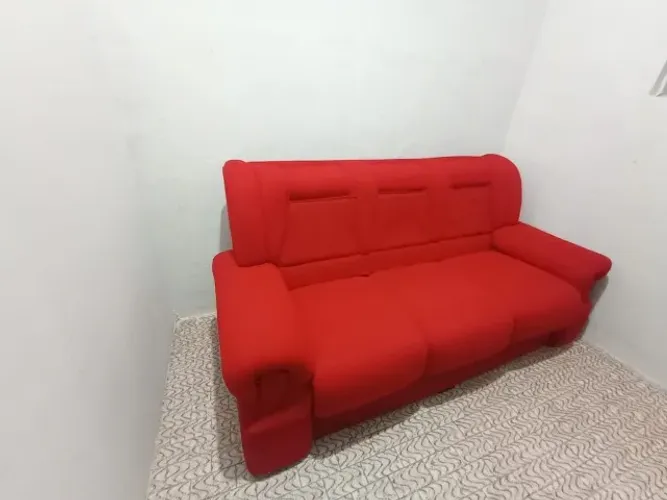 Conjunto sofás vermelho (2 e 3 lugares) - R$700