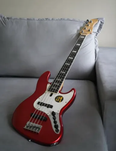 Baixo Sire V7 2nd G Vermelho Sparkle
