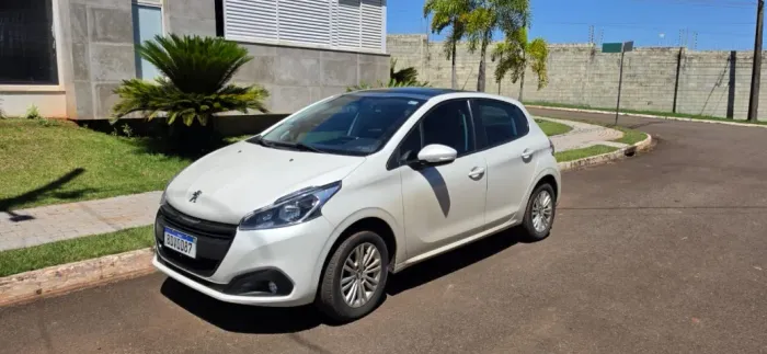 Peugeot 208 Allure 1.2 Flex 12V 5P Mec. 2020