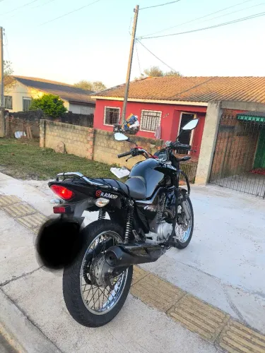 Moto 150 bem conservado
