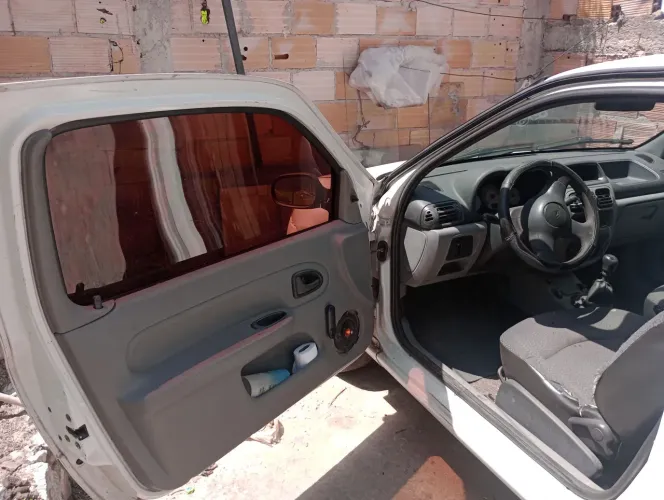 Renault Clio Authentique 1.0 8V 3P 2007