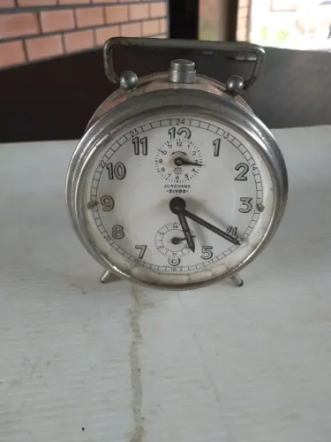 Antigo relógio Junghans à corda (Germany)