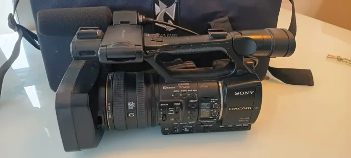 CAMERA FILMADORA NX 5