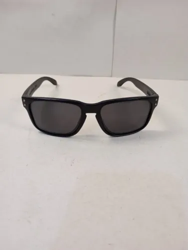 Óculos de Sol Oakley Holbrook Original Preto - Ajuste XF (OO9102P)