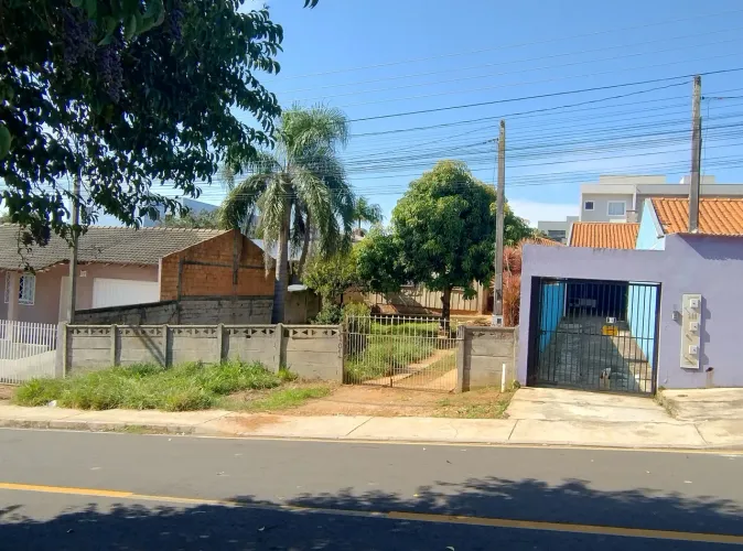 Vendo casa pra tirar do lugar