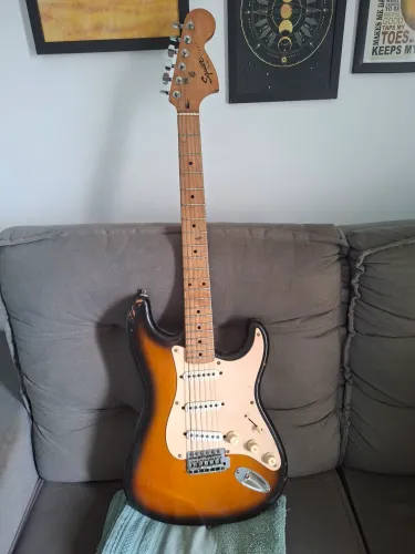 Guitarra Squier Fender