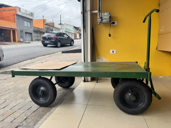 Carrinho Cargueiro para Estoque em Metal