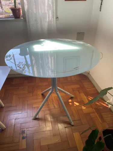 Mesa de jantar de vidro