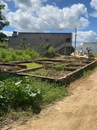 Medindo 7x20 ,localizado no bairro nobre