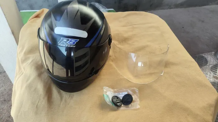 Capacete PROTORK R8 Tam. 58, c/ 2 viseiras 
