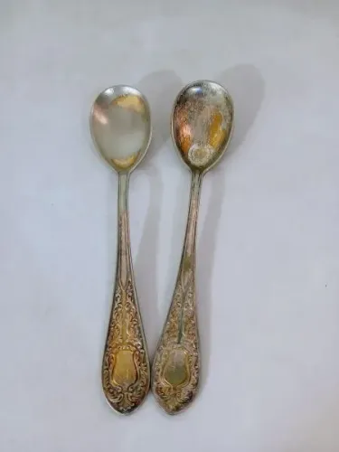 Antigas Colheres de Sobremesa Espessuradas a Prata da Marca Eberle Ornamentados em Relevo