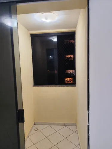 Aluguei R$ 2.500,00 ,Apto 2 quartos com armários, sala com varanda, cozinha com armários c