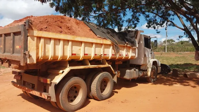 Tterra pra aterro e pra grama