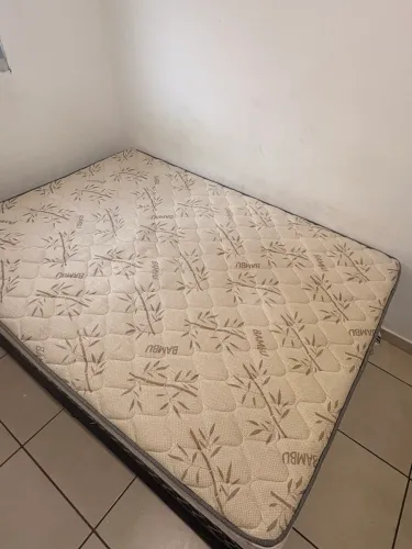 Vendo Cama Box Casal + Colchão D45 Plumatex