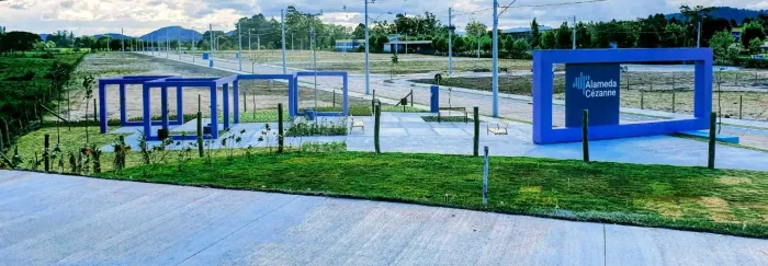 Terrenos em Ótimo Loteamento 360m2 Pronto para Construir