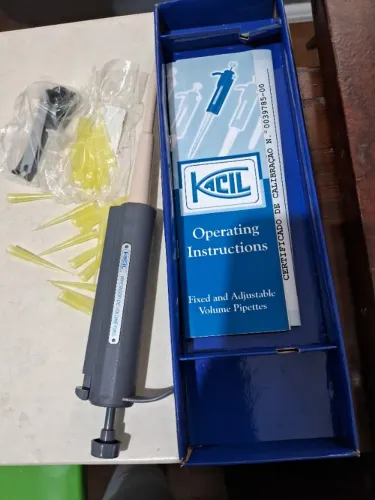 pipetador para laboratório