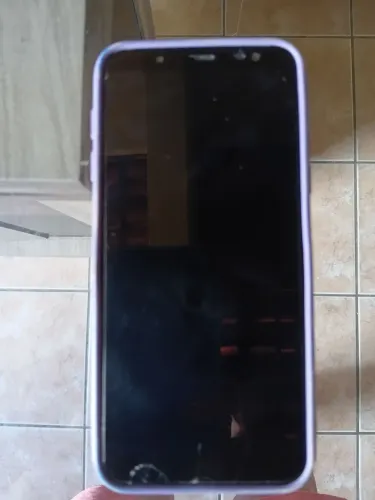 Celular J6