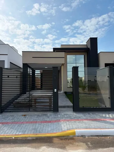 Casa 03 quatros sendo 01 suite
