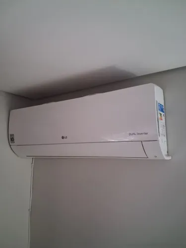 LG Dual Inverter 12.000 BTUs 220V - Excelente Estado | Muito Econômico