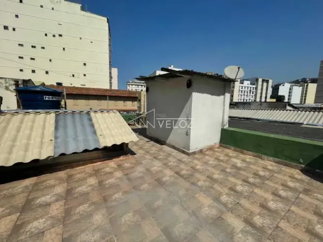 Casa de rua - Sobrado / Residencial / Catete