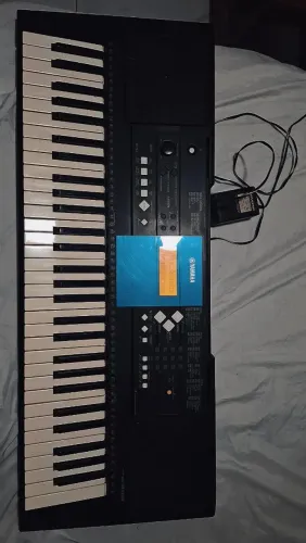 Teclado Yamaha E333