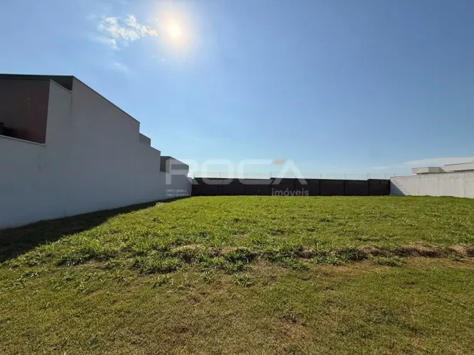 Terreno em Condomínio à Venda no Recanto do Sabiá, São Carlos