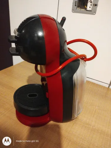 Cafeteira Dolce Gusto Nescafé cápsulas