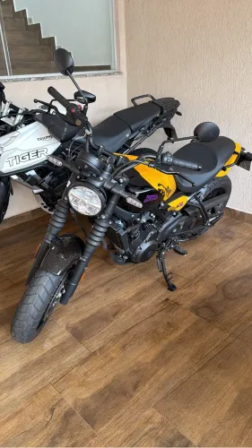 Royal Enfield Guerrilla 