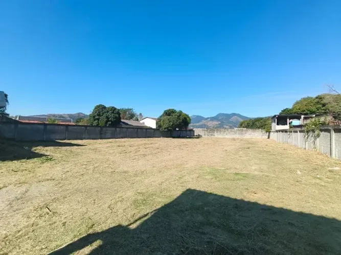Terreno 2.130m2 em Campo Grande / RJ - Excelente Localização e Estrutura