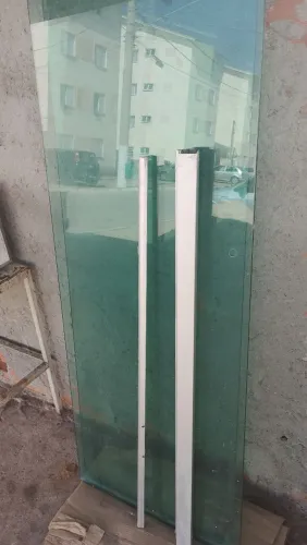 Vidros de box cor verde de 188x1.20 completo